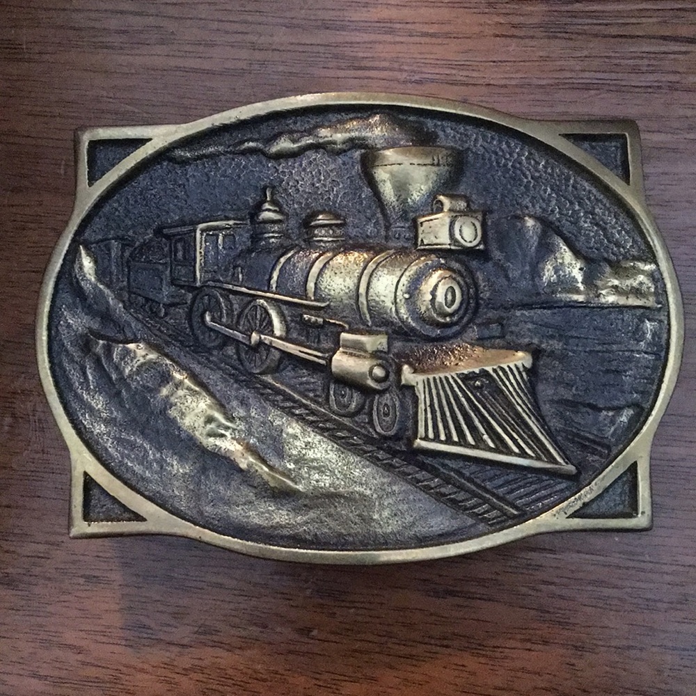 Train engine belt buckle